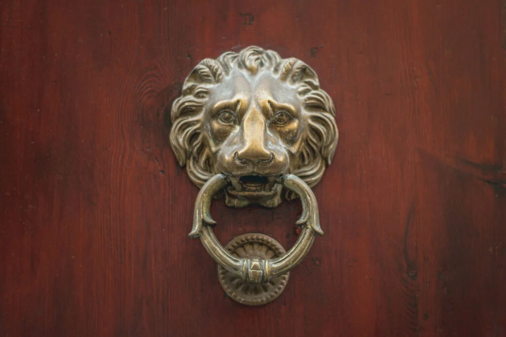 door knocker